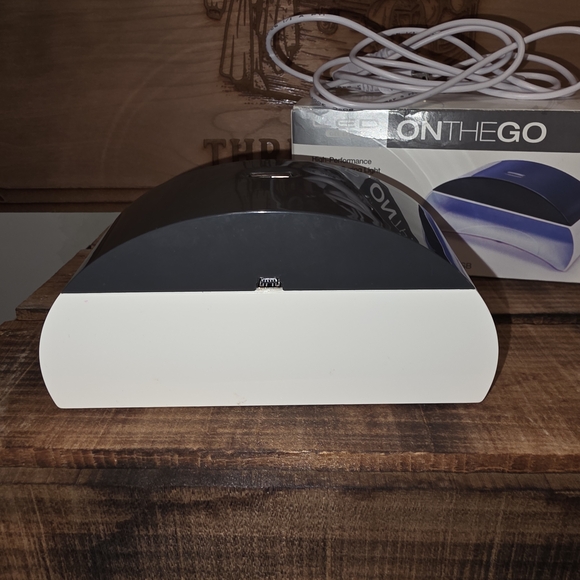 Gelish LED Nail Light On The Go - Picture 5 of 6